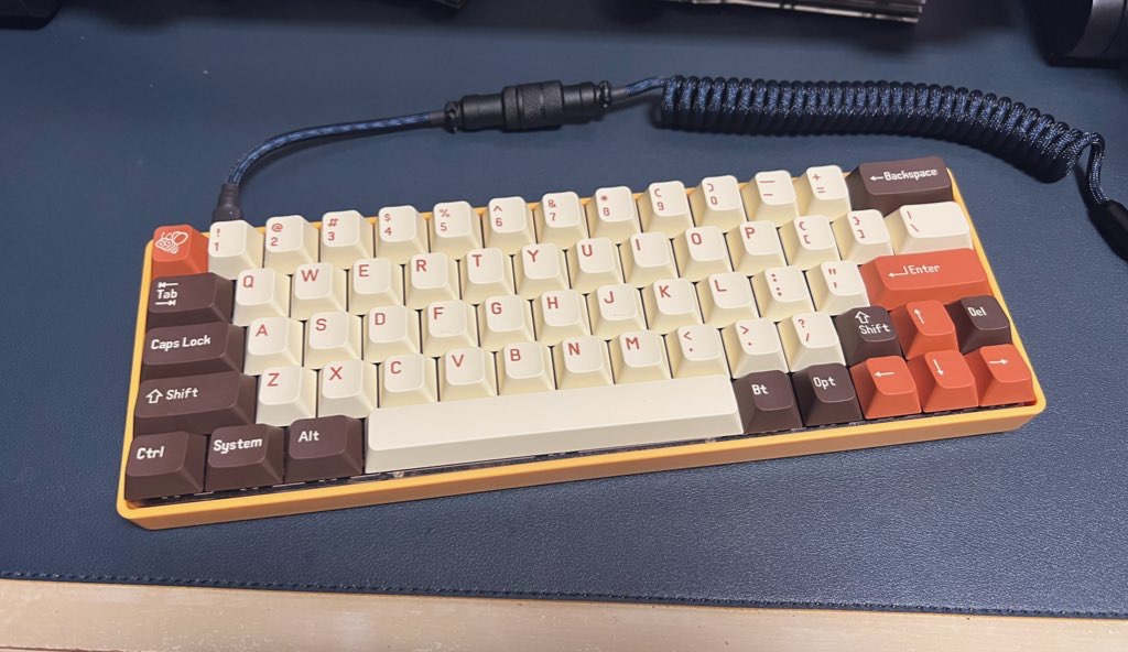 先にスペースキー6.25Uで組み上げた60%キーボード